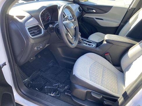 Used 2024 Chevrolet Equinox LS w/ Driver Confidence II Package AWD/4WD image 32