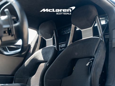 Used 2019 Ford GT RWD image 11