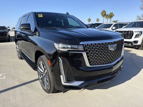 Used 2021 Cadillac Escalade Premium Luxury AWD/4WD image 3