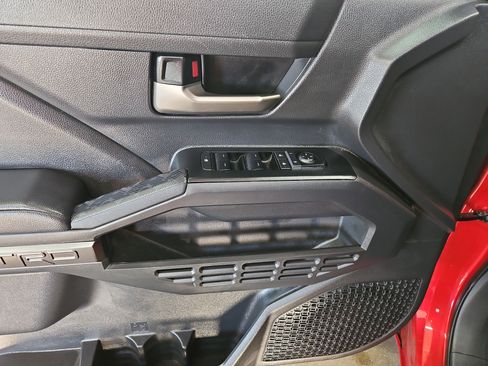 Used 2025 Toyota Tacoma TRD Off-Road image 7