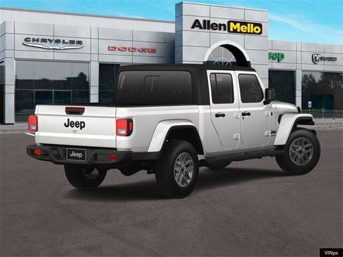 New 2025 Jeep Gladiator Sport image 7