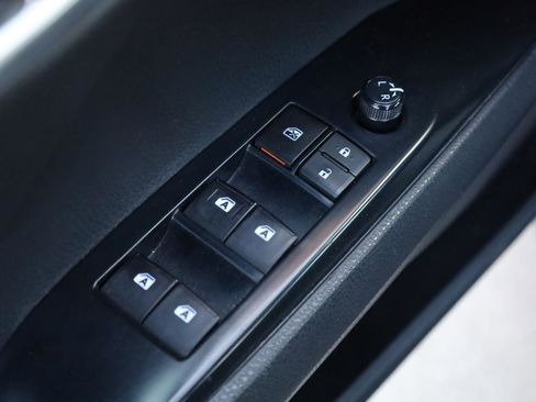 Used 2018 Toyota Camry SE image 37