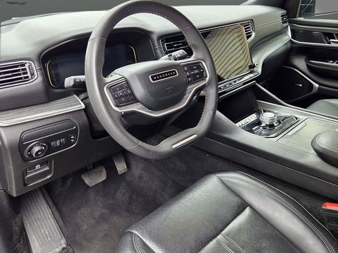 Used 2023 Jeep Wagoneer L Series II AWD/4WD image 10