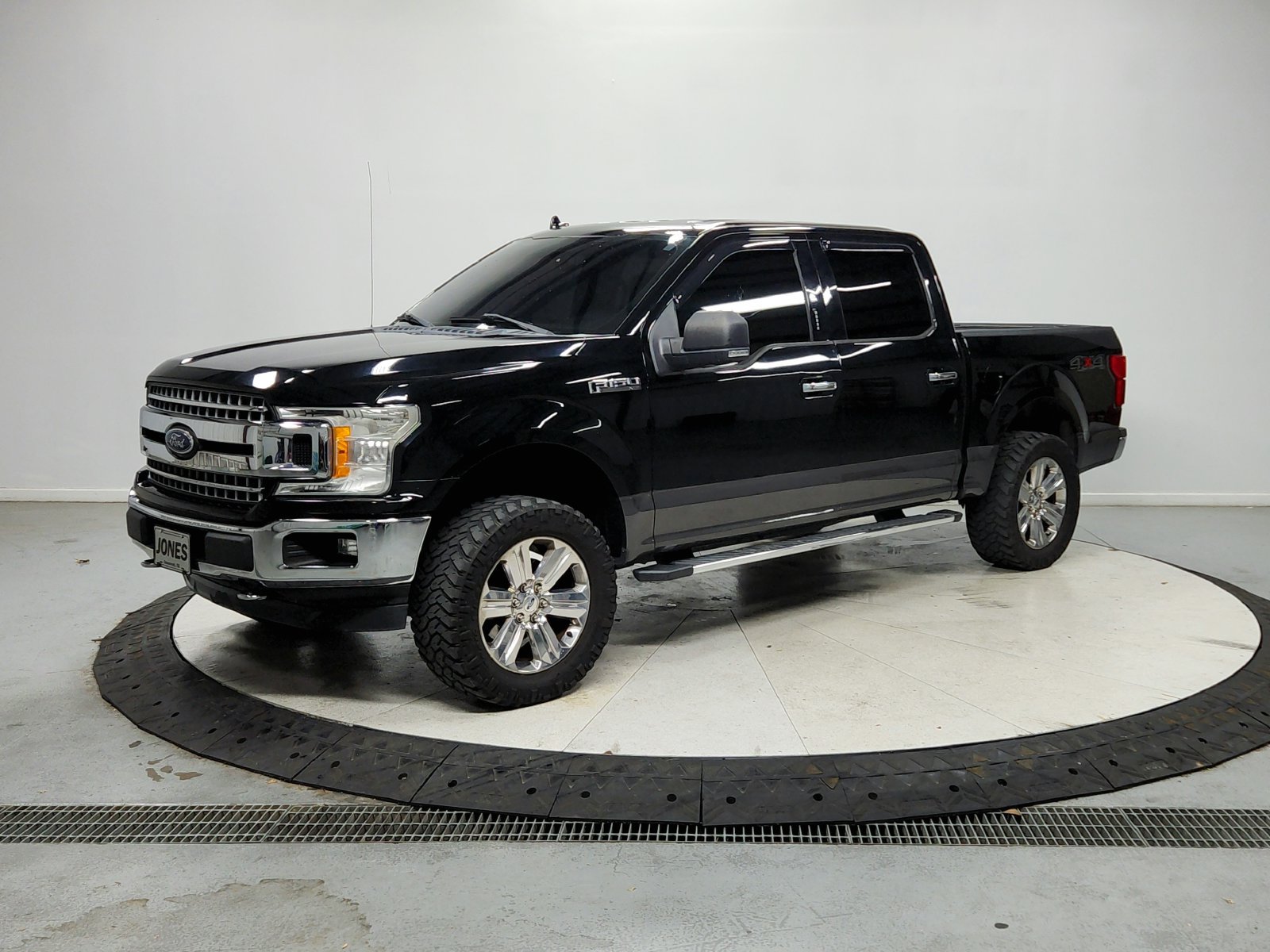Used 2018 Ford F150 XLT w/ Equipment Group 302A Luxury AWD/4WD image 4
