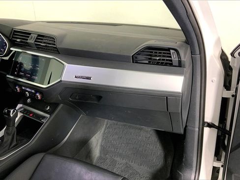 Used 2020 Audi Q3 2.0T Premium w/ Convenience Package image 16