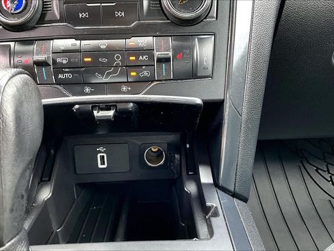 Certified 2018 Ford Explorer XLT w/ Equipment Group 201A AWD/4WD image 35