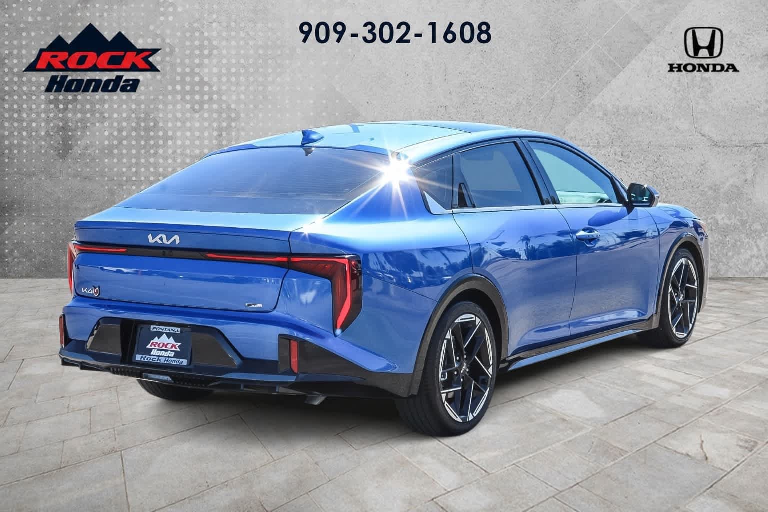 Used 2025 Kia K4 GT-Line w/ GT-Line Premium Package FWD image 4