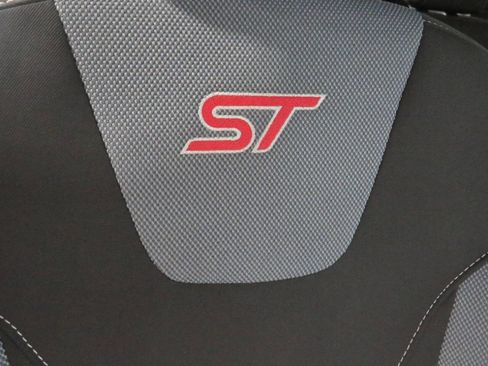 Used 2016 Ford Focus ST image 10