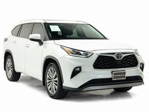 Used 2022 Toyota Highlander Platinum image 31