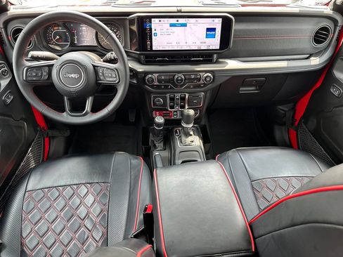 Used 2024 Jeep Wrangler Unlimited Rubicon w/ Technology Group AWD/4WD image 23