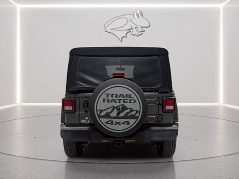 Used 2018 Jeep Wrangler Unlimited Sport S AWD/4WD image 4