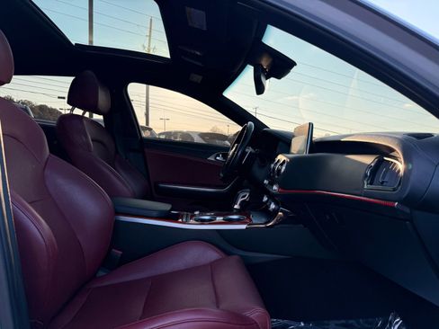 Used 2019 Kia Stinger GT1 image 31