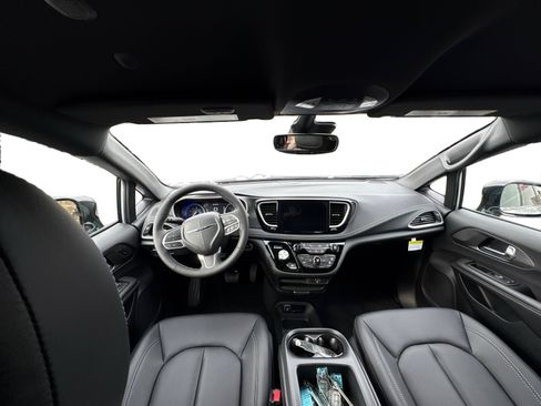 New 2026 Chrysler Pacifica Select image 22