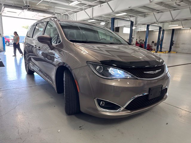 Used 2017 Chrysler Pacifica Touring-L FWD image 29
