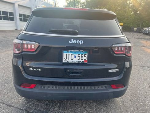 Used 2022 Jeep Compass Latitude w/ Convenience Group AWD/4WD image 4