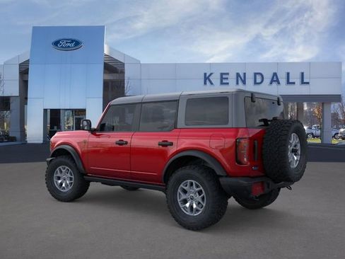 Used 2025 Ford Bronco Badlands image 4