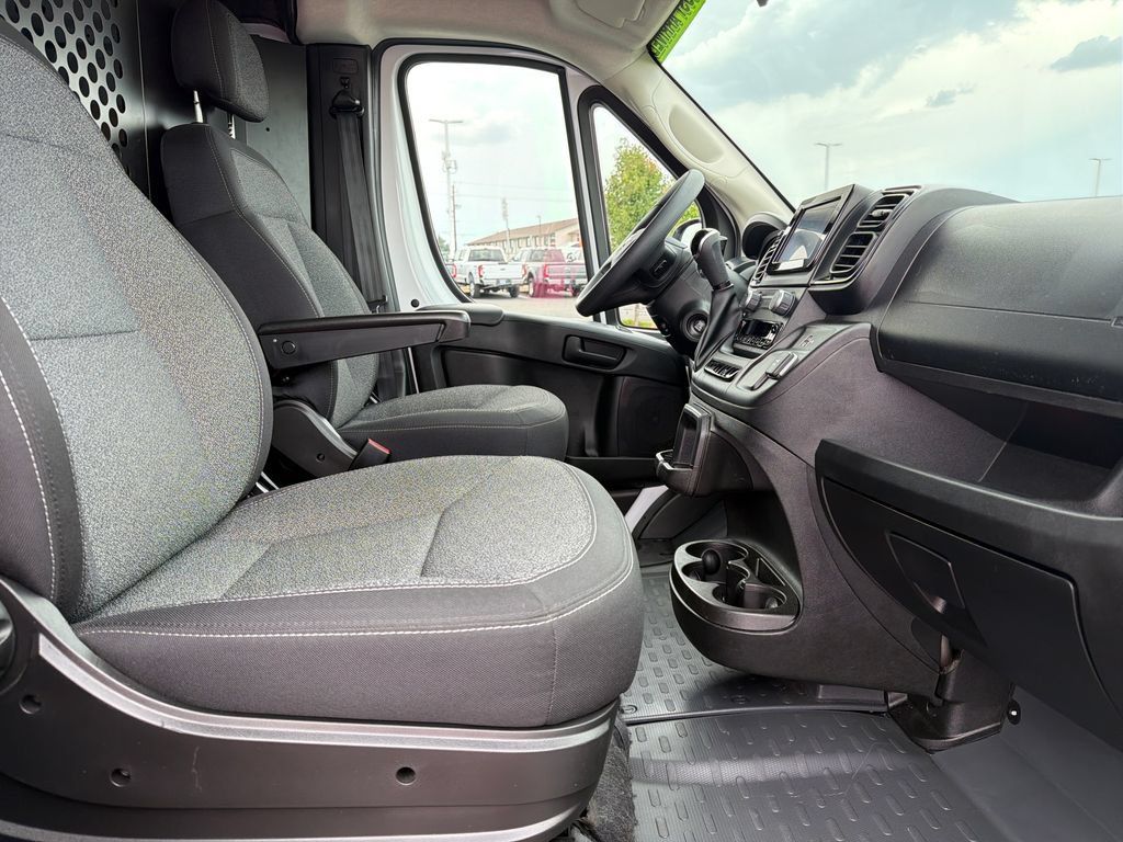Used 2025 RAM ProMaster 2500 w/ U-Haul Equipment Group FWD image 18