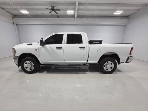 Used 2024 RAM 2500 Tradesman w/ Chrome Appearance Group AWD/4WD image 6