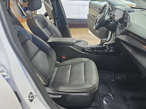 Used 2024 Chevrolet Trax ACTIV w/ Sunroof Package FWD image 12