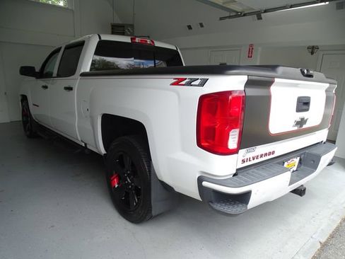 Used 2018 Chevrolet Silverado 1500 LTZ Z71 w/ Redline Edition image 19