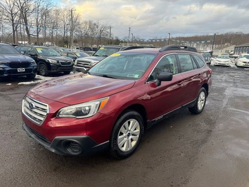 Used 2017 Subaru Outback 2.5i image 3