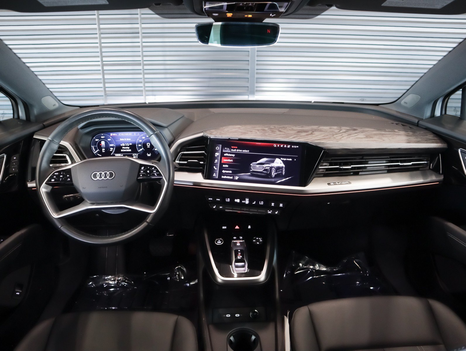 Used 2023 Audi Q4 e-tron Premium Plus RWD image 8