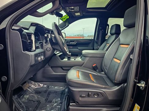 Used 2024 GMC Sierra 1500 AT4 w/ Technology Package image 14