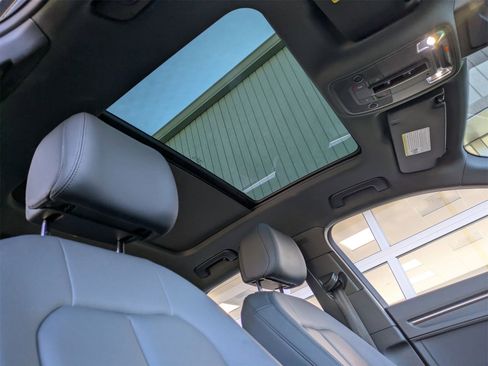 Used 2023 Audi Q3 2.0T Premium w/ Convenience Package image 22