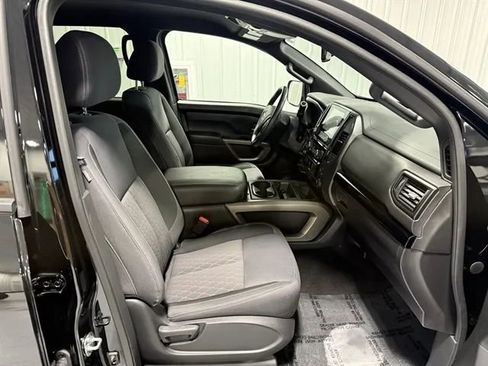 Used 2024 Nissan Titan SV w/ SV Bronze Edition Package image 27