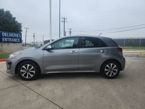 Used 2022 Kia Rio S w/ Technology Package FWD image 6