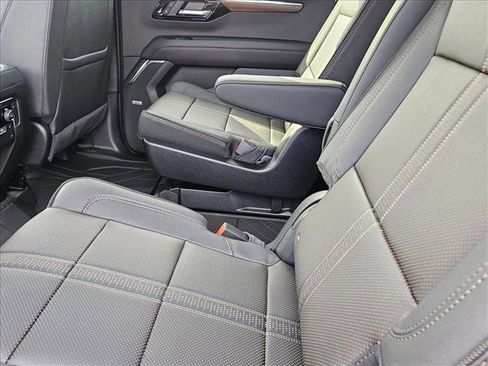 New 2026 Chevrolet Suburban High Country w/ LPO, Illumination Package image 13