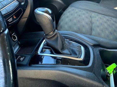 Used 2022 Nissan Rogue Sport SV w/ Technology Package image 20