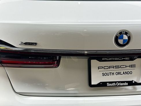 Used 2022 BMW 750i xDrive AWD/4WD image 34