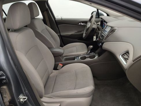 Used 2018 Chevrolet Cruze LT image 21