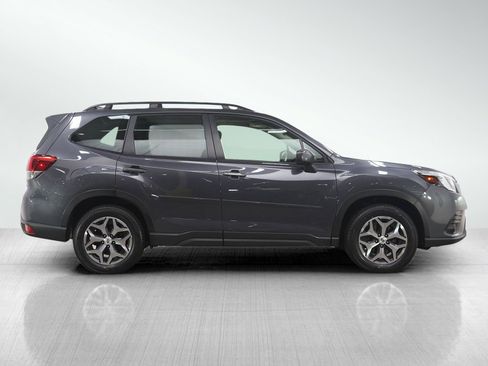 Used 2023 Subaru Forester Premium image 6