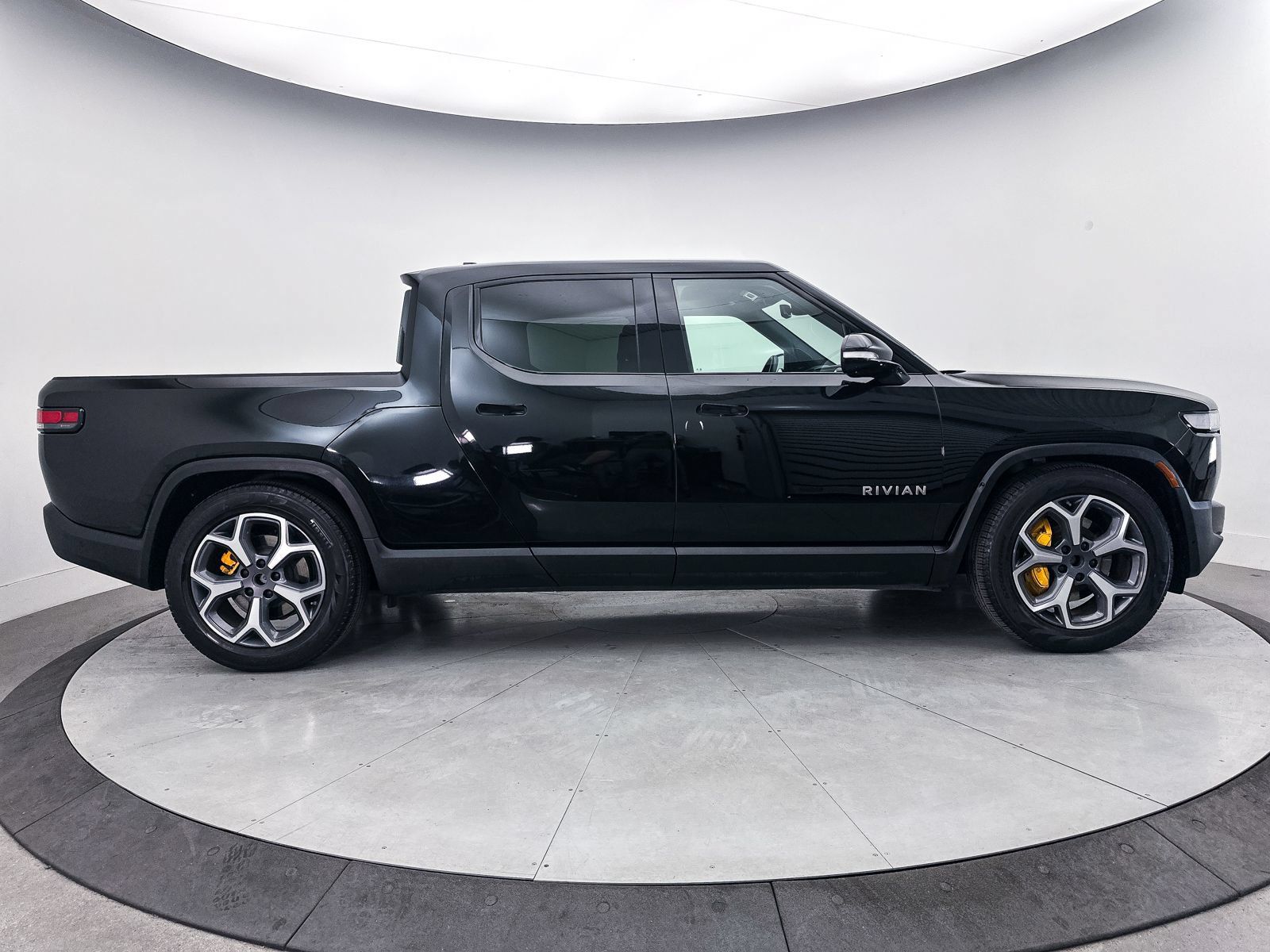 Used 2022 Rivian R1T Adventure AWD/4WD image 36