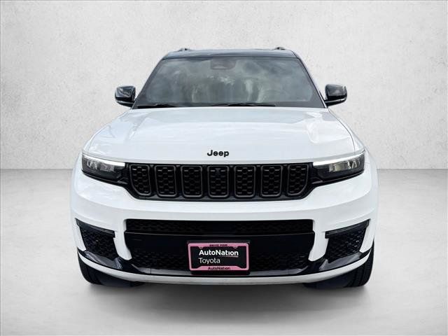 Used 2025 Jeep Grand Cherokee L Summit AWD/4WD image 2
