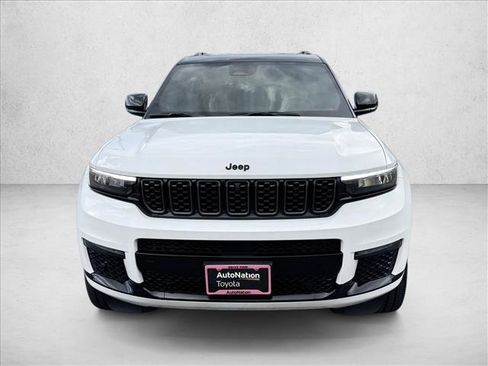 Used 2025 Jeep Grand Cherokee L Summit AWD/4WD image 2