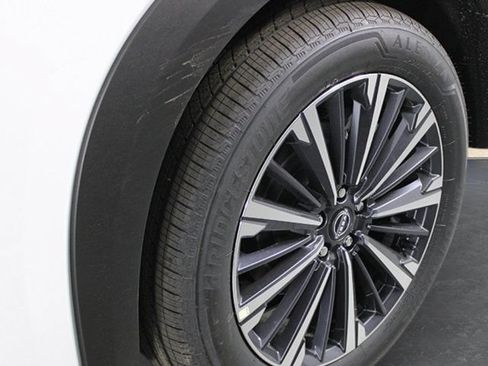 New 2026 Nissan Pathfinder Platinum FWD image 9