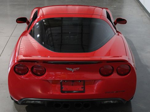Used 2005 Chevrolet Corvette Coupe w/ Preferred Equipment Group RWD image 20