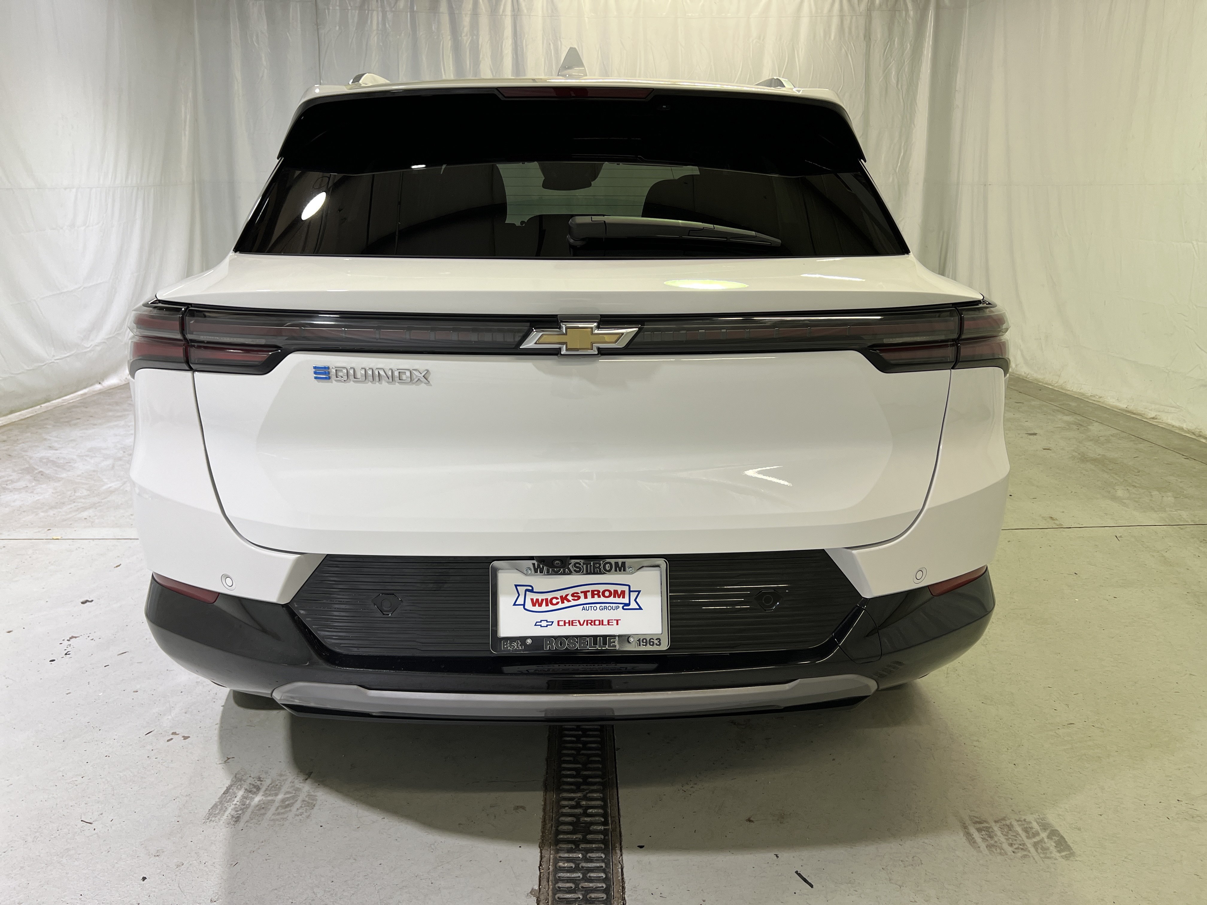 Certified 2024 Chevrolet Equinox EV LT FWD image 9