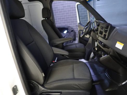 Used 2021 Mercedes-Benz Sprinter 2500 w/ Driver Convenience Package image 13