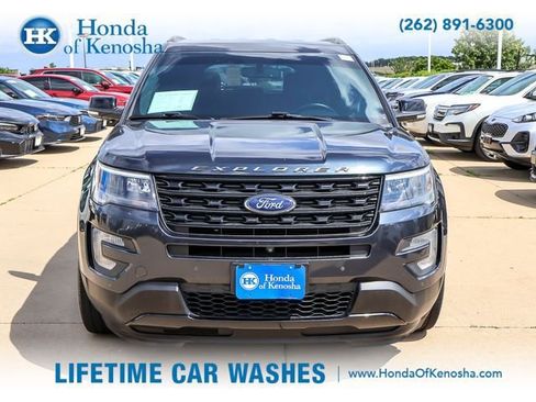 Used 2017 Ford Explorer Sport w/ Equipment Group 401A AWD/4WD image 8