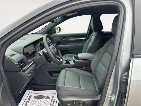 New 2026 GMC Terrain AT4 w/ Convenience Package III image 9