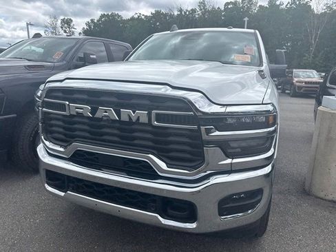 Used 2026 RAM 2500 Big Horn AWD/4WD image 2