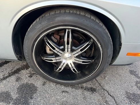 Used 2012 Dodge Challenger R/T image 43