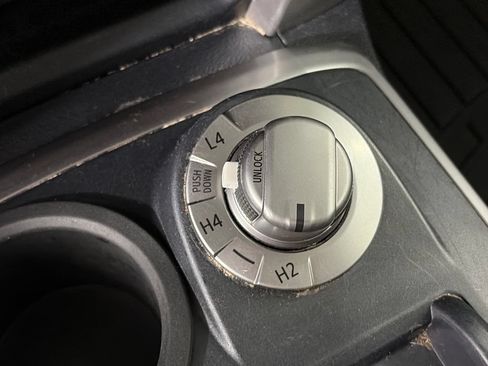 Used 2022 Toyota 4Runner SR5 AWD/4WD image 23