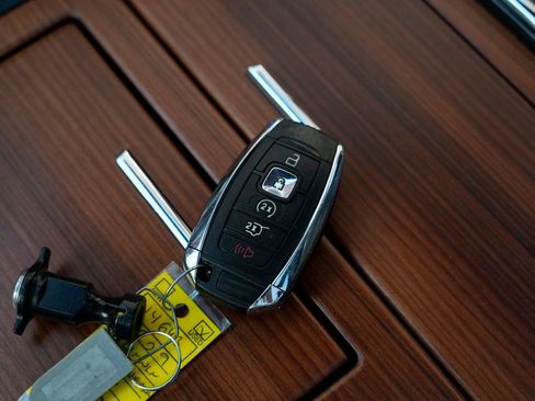 Used 2019 Lincoln Navigator Select image 68