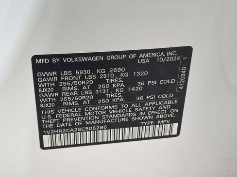 Used 2025 Volkswagen Atlas SE AWD/4WD image 32