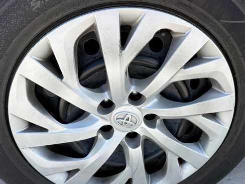 Used 2017 Toyota Corolla LE FWD image 10